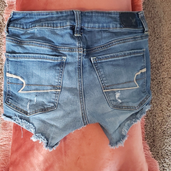 American Eagle Denim Shorts. Size 4. Soft material. Like New. - Picture 5 of 9